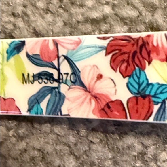 Maui Jim Tortoise Sunglasses with Floral Interior - Picture 4 of 11